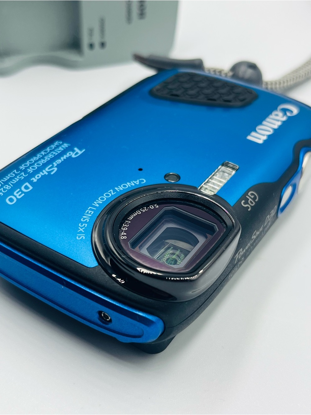 Canon PowerShot D30 Rugged Digital Camera - Blue - Picture 12 of 16